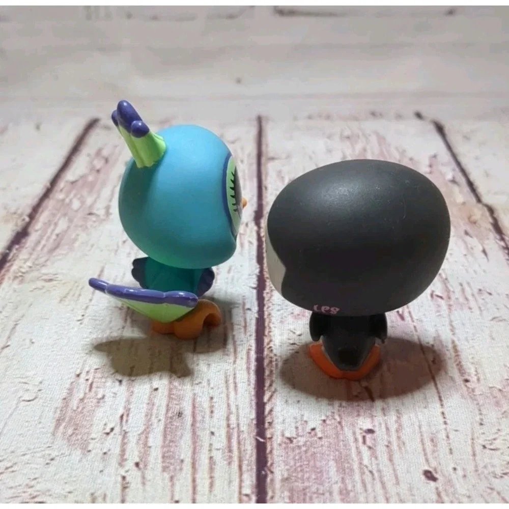 Hasbro Littlest Pet Shop Peacock #869 & Puffin #1748